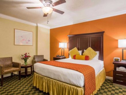 standard queen room